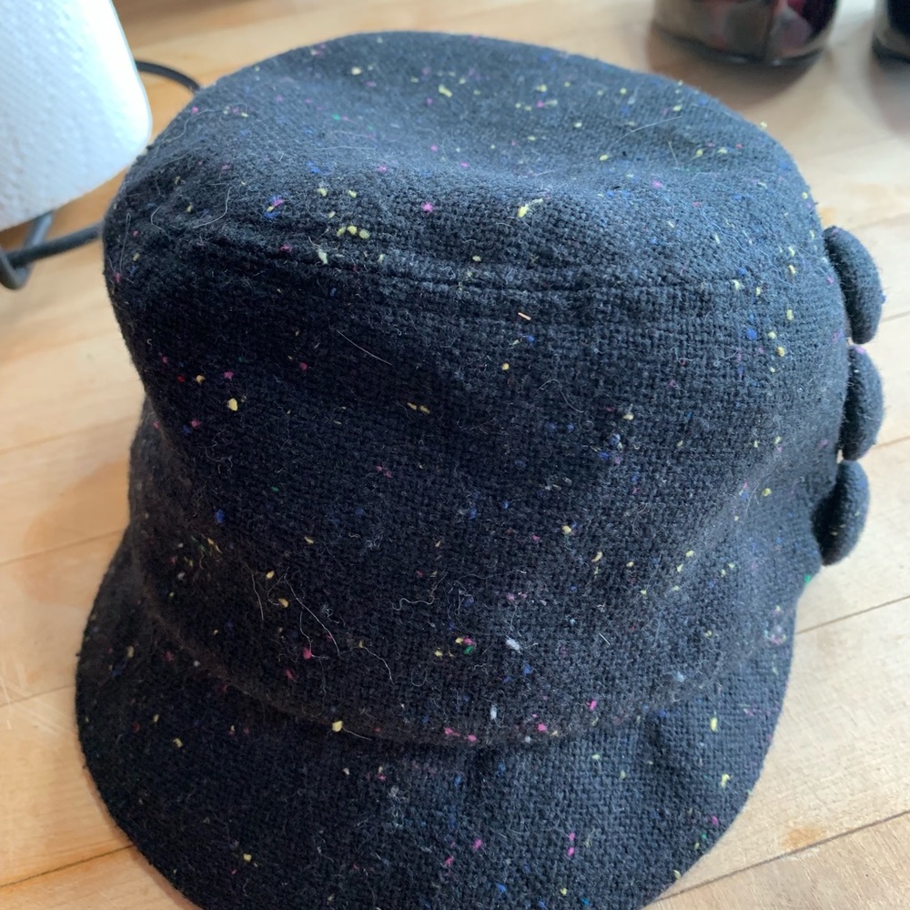 Black wool tweed blend cap by Delux - Picture 2 of 4